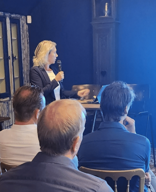 1440x1080 - 20230913 - Noortje aan het woord tijdens kick-off jaarcyclus