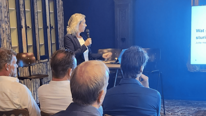 1440x1080 - 20230913 - Noortje aan het woord tijdens kick-off jaarcyclus