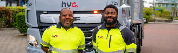 Chauffeurs in Westland staan voor hun wagen