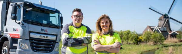 Chauffeurs in Waterland voor hun wagen