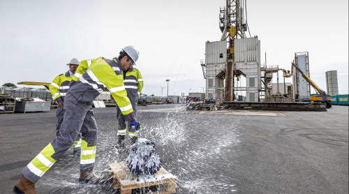 stukslaan champagnefles aardwarmte Maasdijk