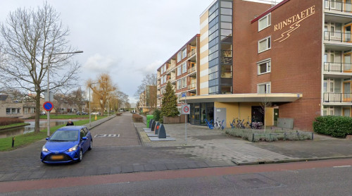 Foto van de locatie van de werkzaamheden in de Deltalaan ter hoogte van de Rijnstraat in Sliedrecht