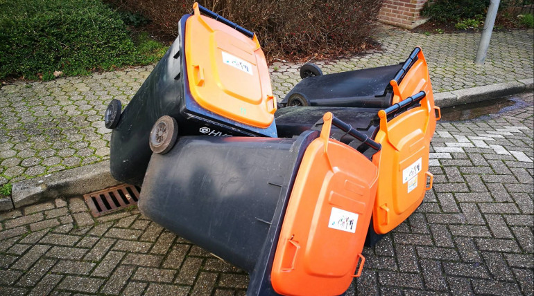 bakken omgevallen door storm