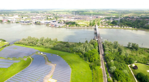 foto van de locatie waar de leidingen via een boring tussen Sliedrecht en Dordrecht wordt aangelegd