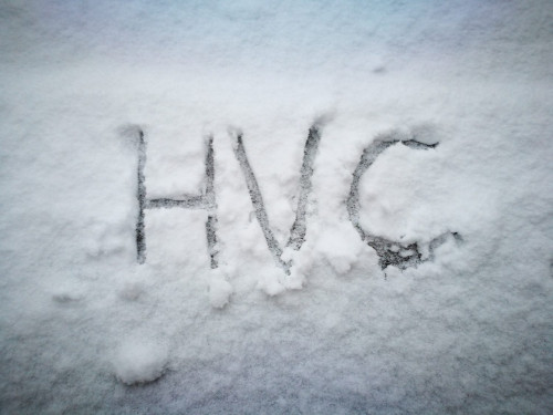 HVC geschreven in de sneeuw