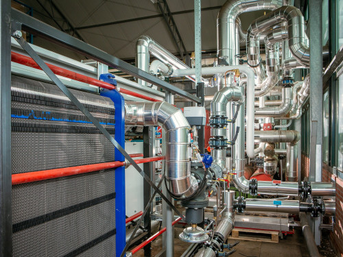 Installatie voor het winnen van aardwarmte