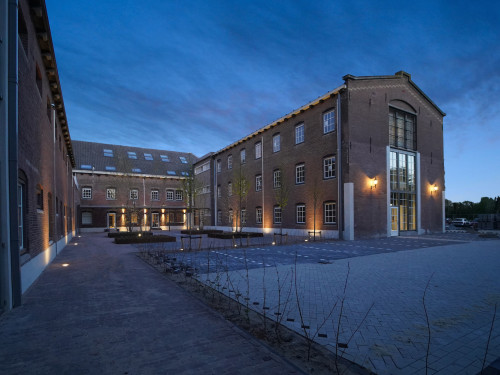 The Fallon Hotel in Alkmaar bij nacht