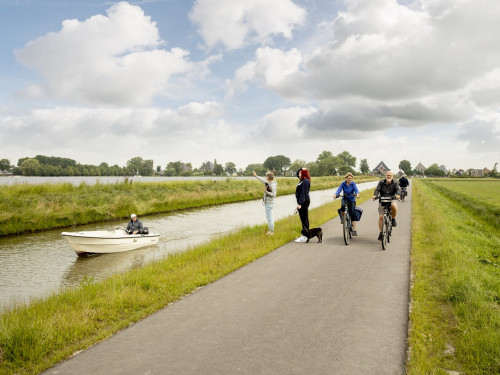 Zonnepark Tripkouw gaat op in het landschap