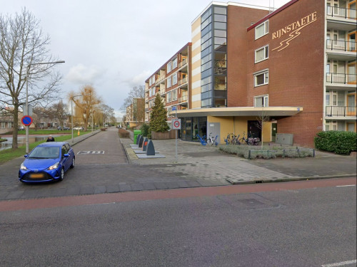Foto van de locatie van de werkzaamheden in de Deltalaan ter hoogte van de Rijnstraat in Sliedrecht