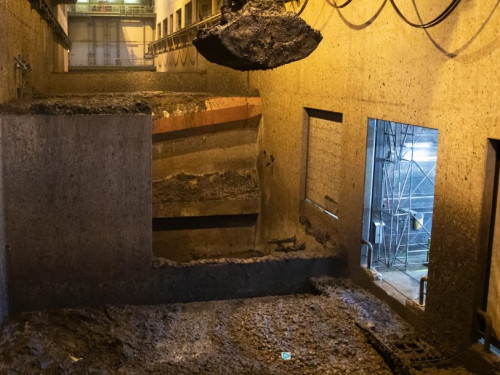 Foto van de locatie op het HVC-terrein waar het rioolslib wordt opgeslagen voor de verwerking tot warmte voor het warmtenet