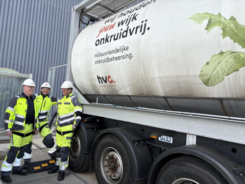 tankwagen met heet water voor onkruidbeheersing