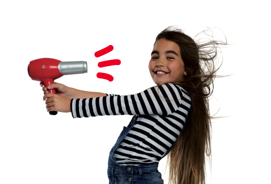 Meisje met föhn